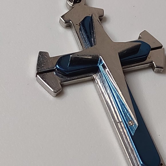 18.5 Inch Cross Pendant Necklace - Picture 6 of 13